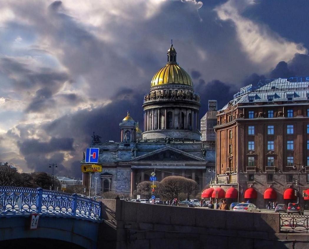 Синь спб. Астория Питер Исаакиевский собор. Исаакиевский собор синий мост. Исаакиевский собор и гостиница Астория. Исаакиевский собор 1819.